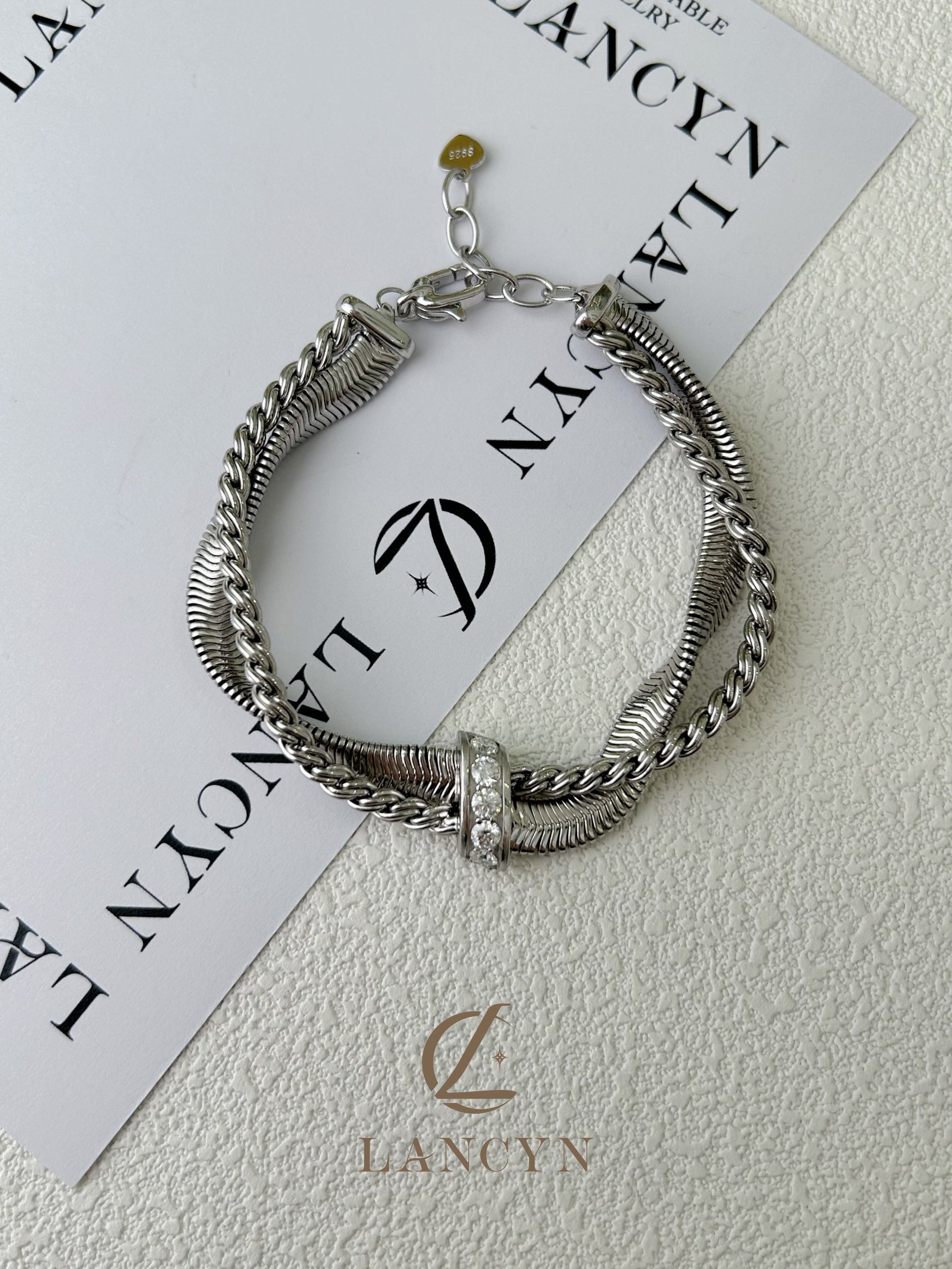 Unlock Timeless Elegance: Our Artisana Bracelet with Movable Gemstones—A Rare Gem for Discerning European Shoppers