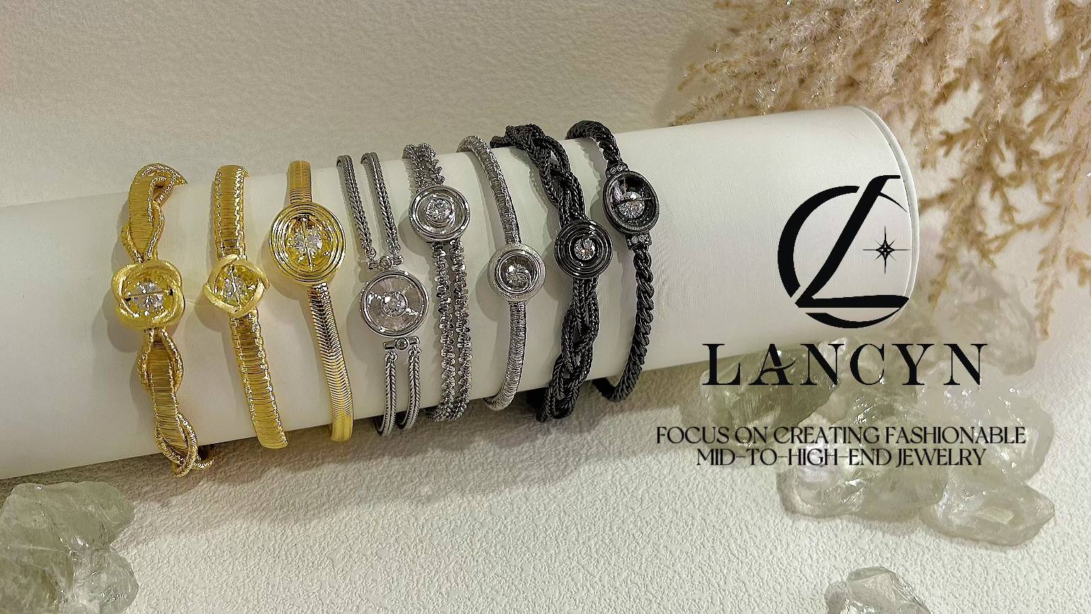 Niche Designer Movable Diamond Bracelet: Elevate Your Look with Pure S ...