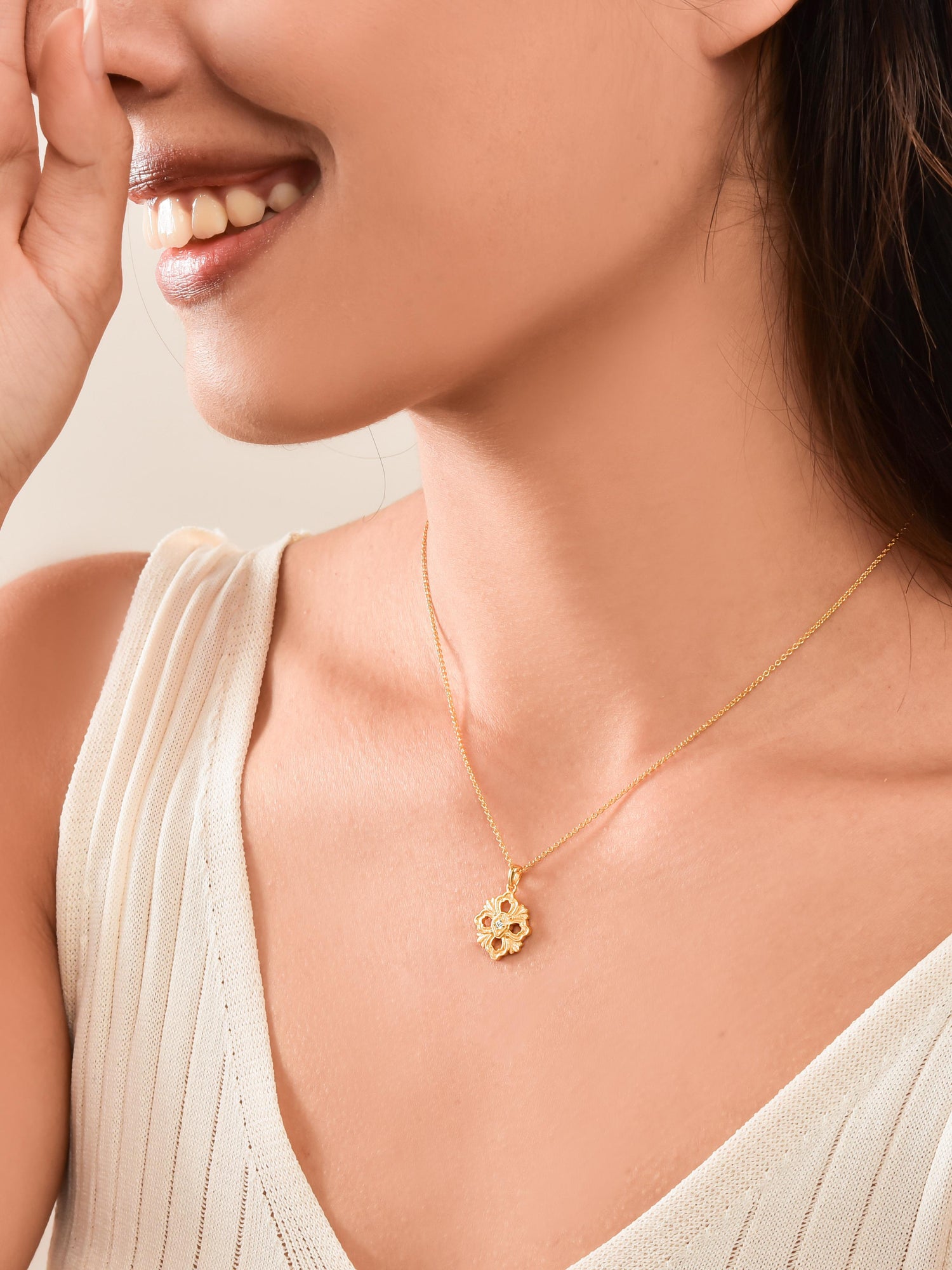 Aureate Vintage Floral Solitaire Crystal Necklace